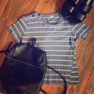 🌊Me to We asymmetrical hem destroyed crop top🌊